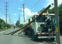 caminhão derruba postes Ribeirão Preto