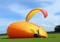 paramotor que caiu sobre casa em Ribeirão Preto
